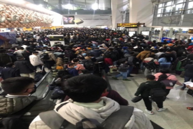 uploads/ Omicron: Delhi airport jam-packed after new guidelines, Scindia asks officials to do better crowd management