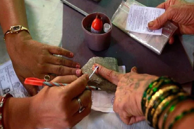 uploads/1st time in India, senior citizens, Covid hit people to cast vote at home